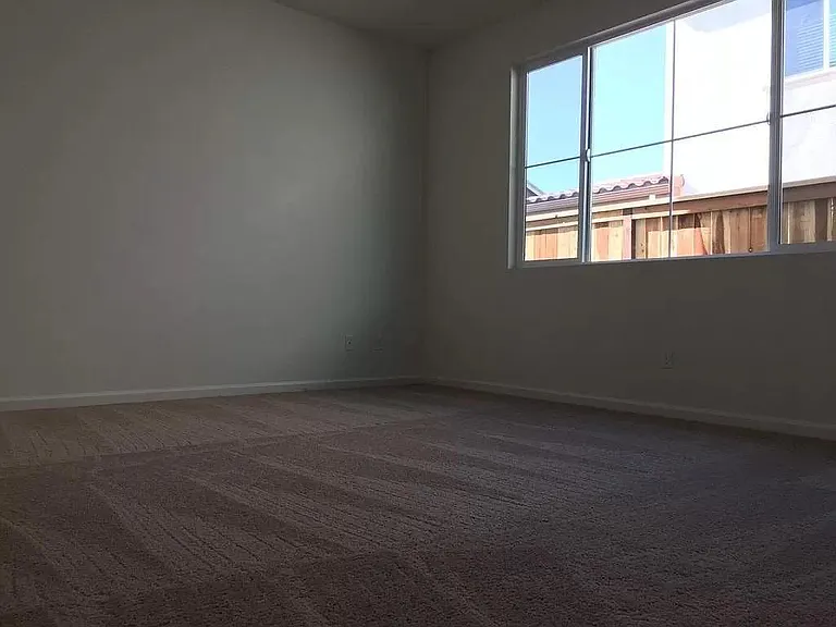 2522 Amelia Earhart Ave — Photo 12