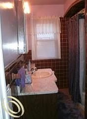 2nd image of 25533 Elba