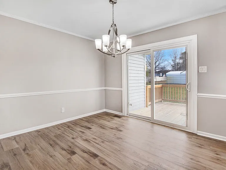 303 Wanda Dr — Photo 12