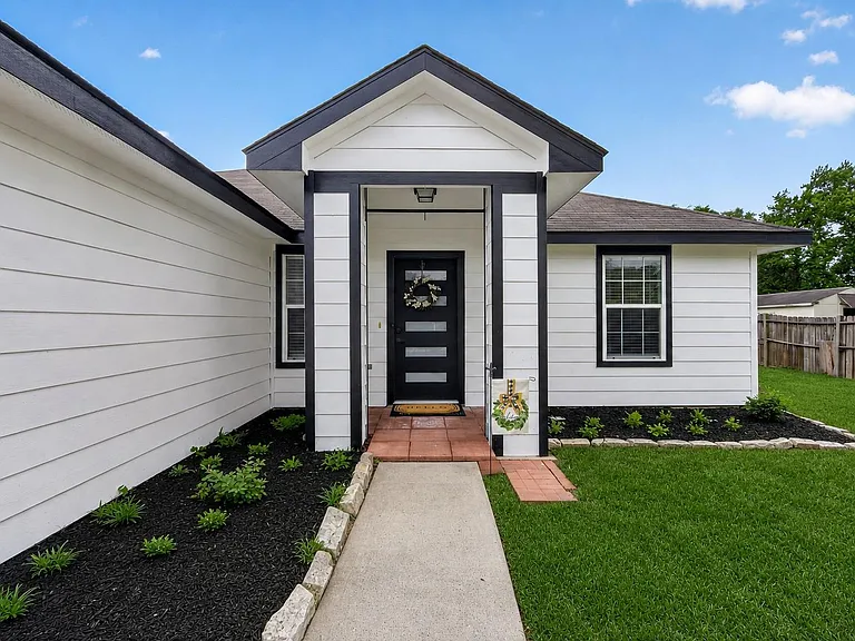 16348 Ryan Guinn Way — Photo 3