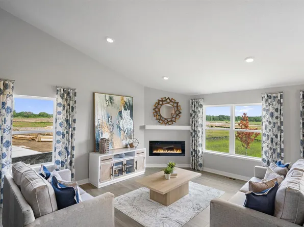 8851 Jorgensen Ave S, Cottage Grove, MN 55016