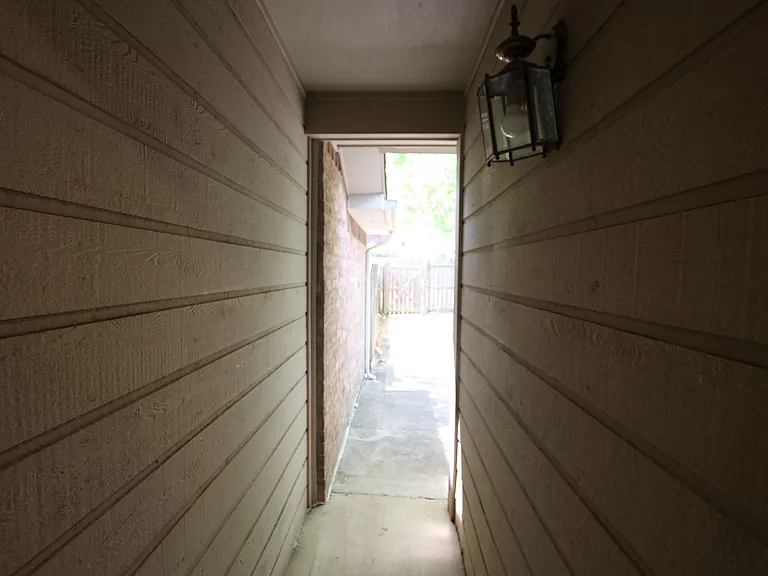 5839 Creekside Cir — Photo 30