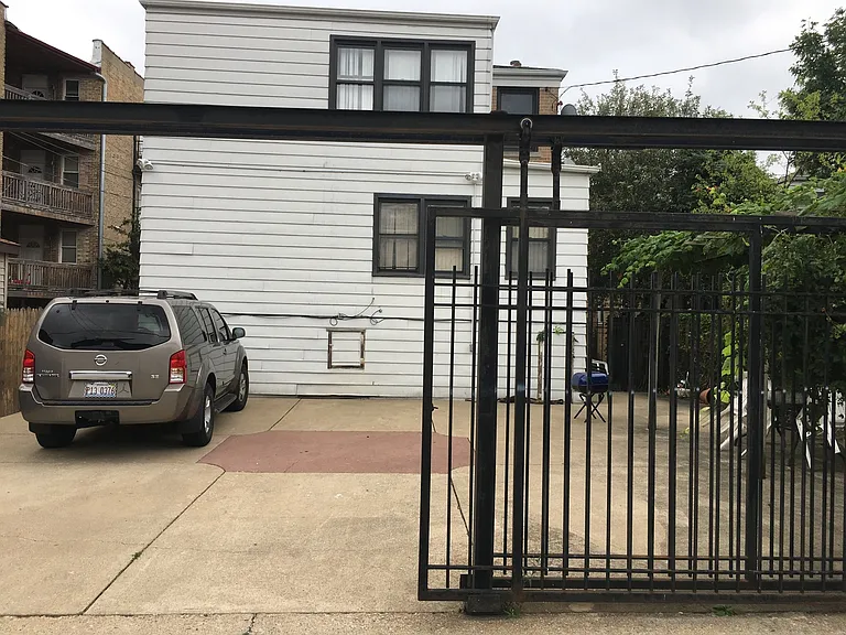 5718 N Mozart St — Photo 9