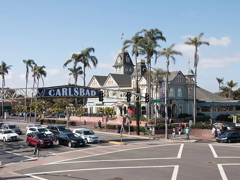 Stroll a short 8 blocks to the famous Downtown Carlsbad restaurant and shops.