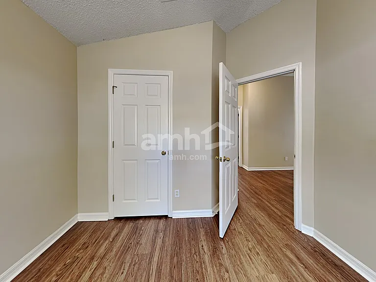 554 Sedgewood Cir — Photo 17