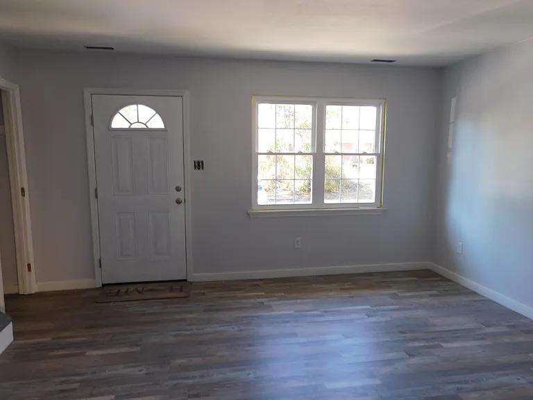 12 Donnell Ave — Photo 4