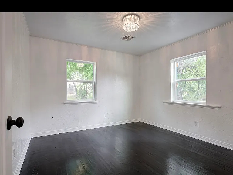 3041 W Eubanks St — Photo 6