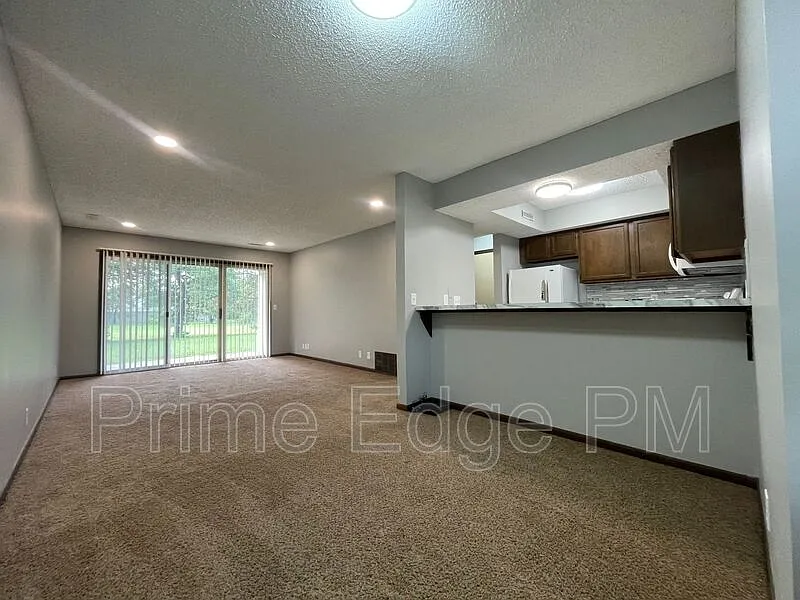 6235 Holdrege St #D-3