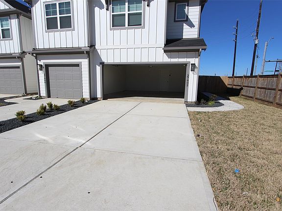 2nd image of 27802 Western Creek Ct