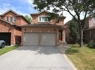 271 Austinpaul Dr, Newmarket, ON L3X 2C3