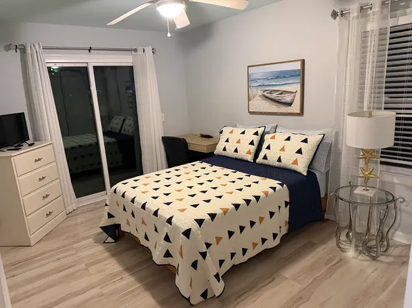 104 Myrtle Ave, Carolina Beach, NC 28428