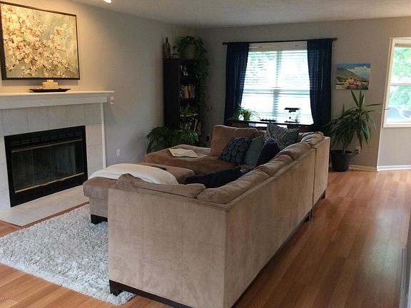 2nd image of 2340 Gatetree Ln SE
