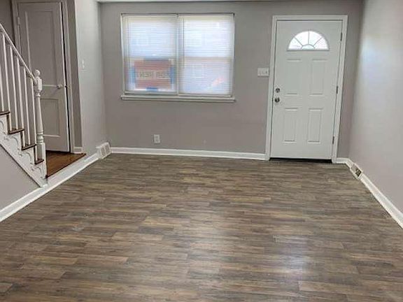 3rd image of 6315 Eastwood St