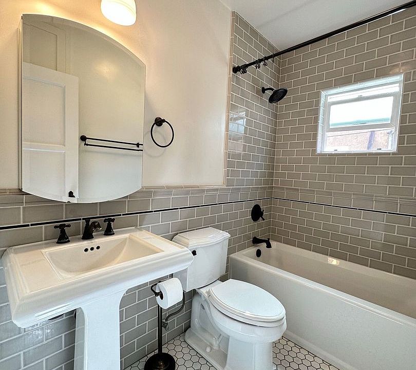 1st image of 1042-1044 W Almond Ave #1040