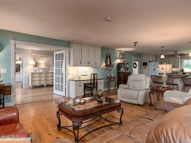 810 Madam Moores Ln #A — Photo 25