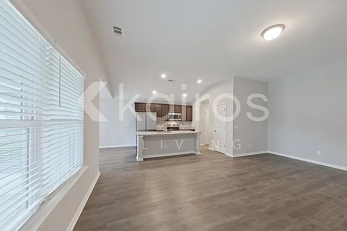 3 bed, 2.0 bath, 1470 sqft, $1,895 — Photo 4