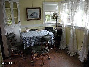 3rd image of 1775 NE 10th St