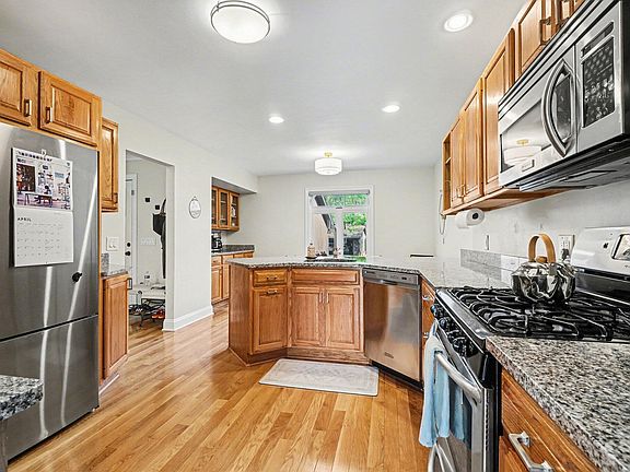 5th image of 3603 Woodcliff Dr