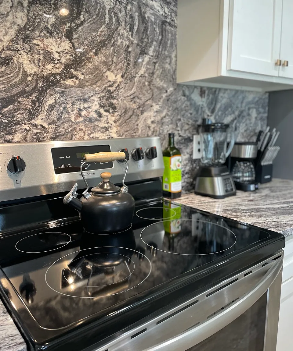 3 bed, $4,275 — Photo 3
