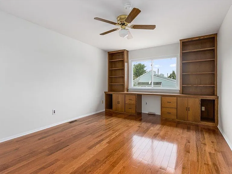 33 Hillcroft Way — Photo 8