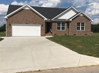 70 Daffodil Dr, Tullahoma, TN 37388