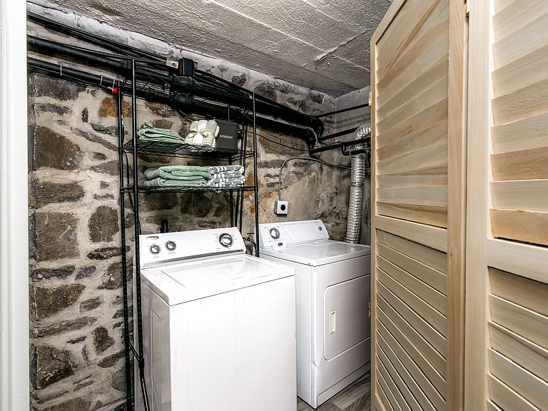 1559 S Lininger Dr #1 — Photo 8