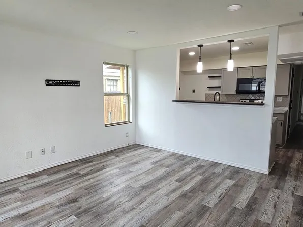 317 Forby Ave #A, Fort Worth, TX 76103