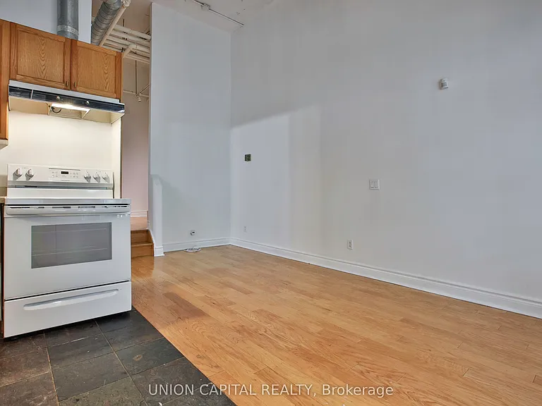 71 McCaul St #143 — Photo 6