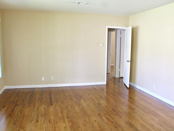 3rd image of 1136 E Meda Ave