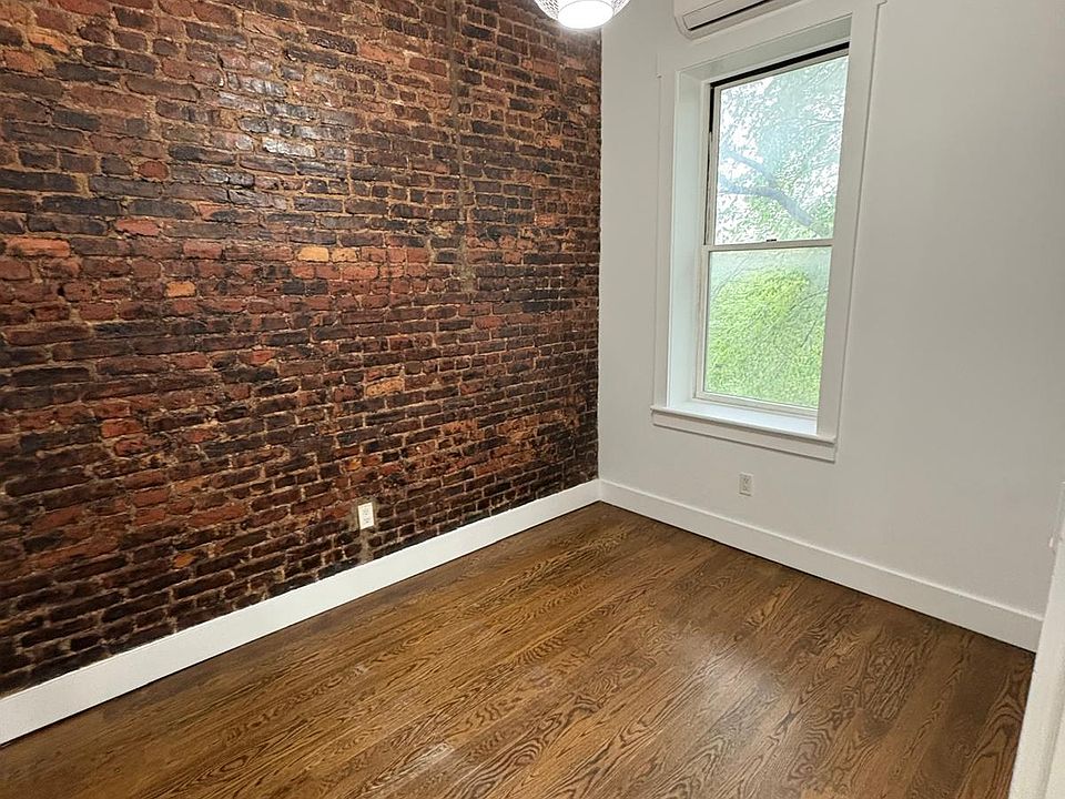 2nd image of 283 Kingston Ave #3