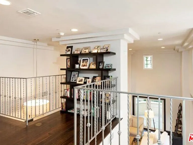 1311 Centinela Ave #2 — Photo 6