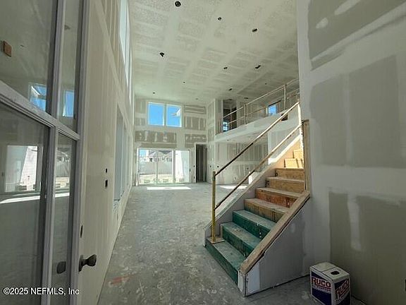3rd image of 100 OAK BREEZE Drive