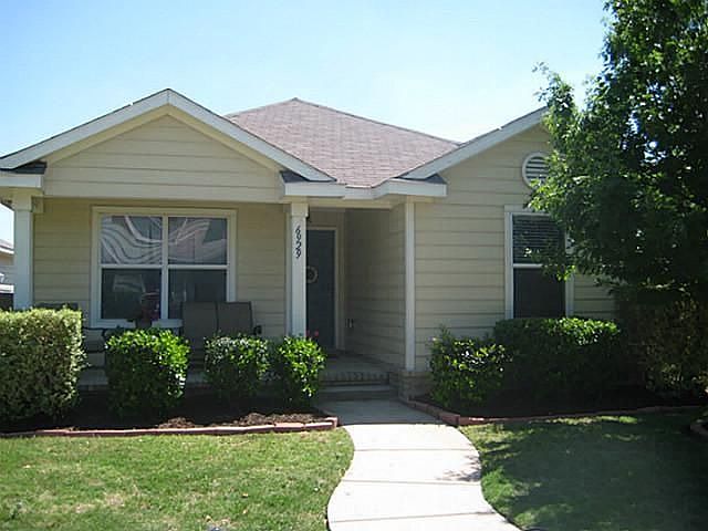 1st image of 6929 Planters Row Dr