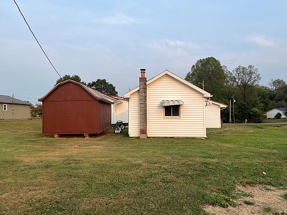 2nd image of 224 Wanda Rd