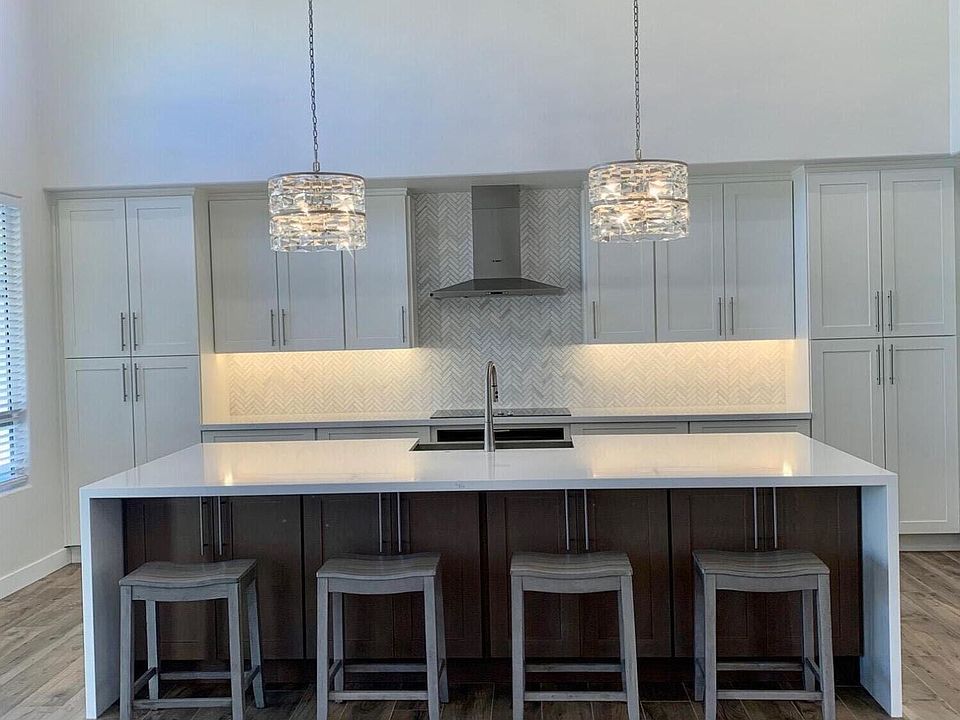 1st image of 9058 E Rockwood Dr