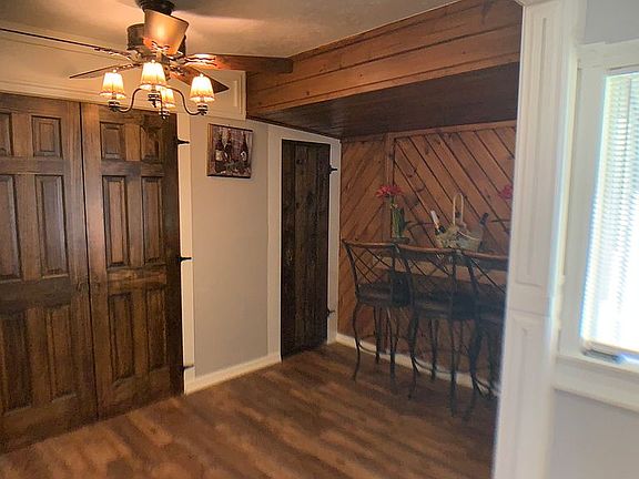 5th image of 221 E Shelley St