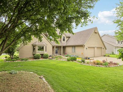 3930 South Woodhill LANE, New Berlin, WI, 53151