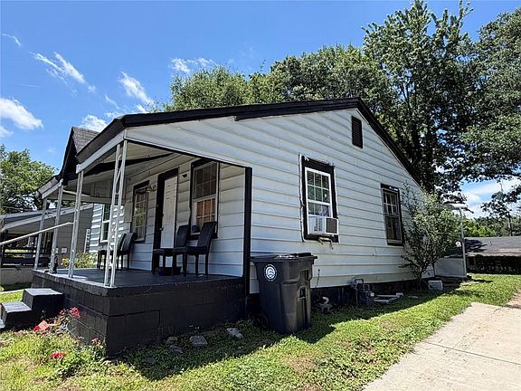 2nd image of 1067 Desota St