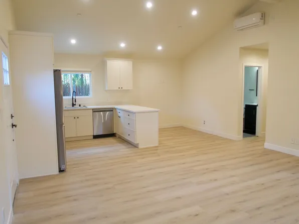22129 Leadwell St, Canoga Park, CA 91303