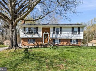 7461 Robin Rd, La Plata, MD 20646