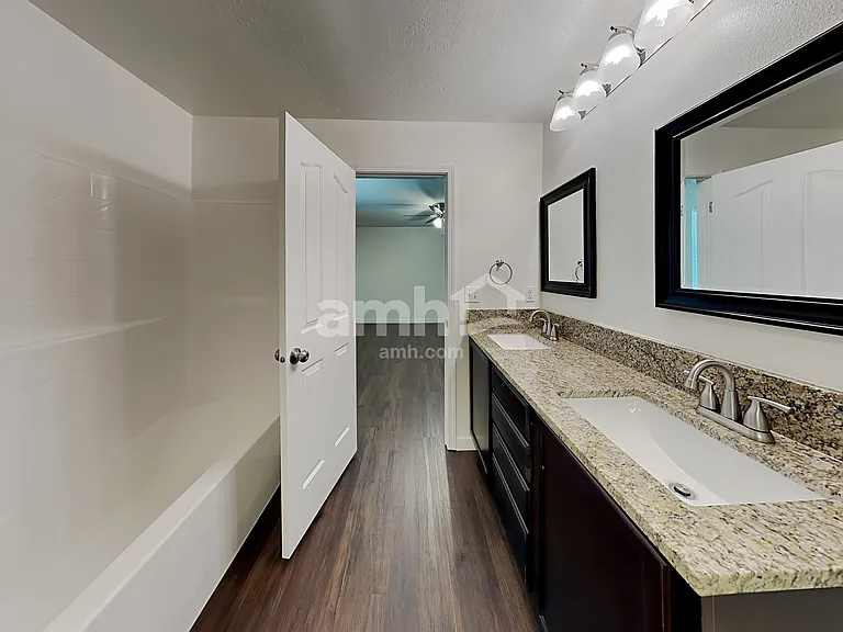 9963 W Rustica St — Photo 10
