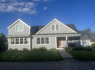 7 S Crest St, Middletown, RI 02842