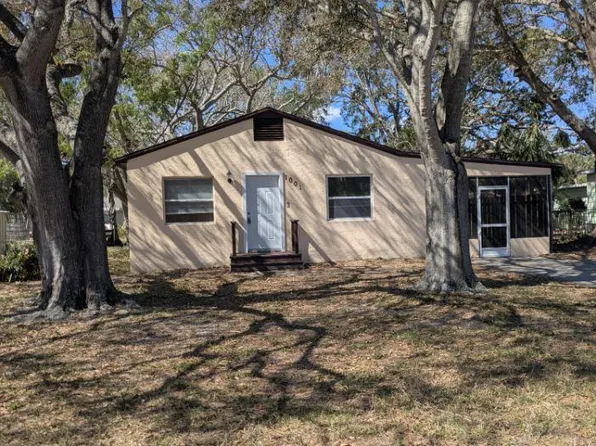 1001 Gray St S, Gulfport, FL 33707