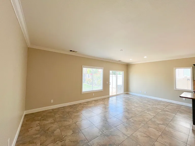 64250 Silver Star Ave — Photo 8