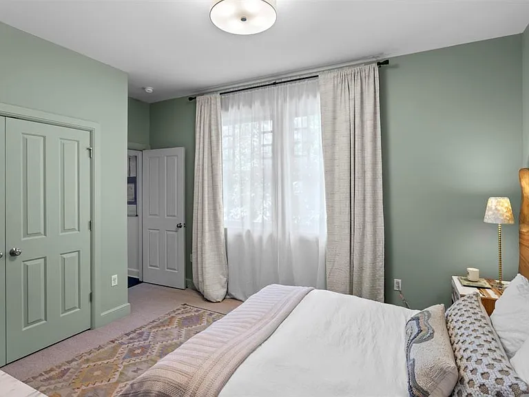 2115 W Watrous Ave — Photo 38