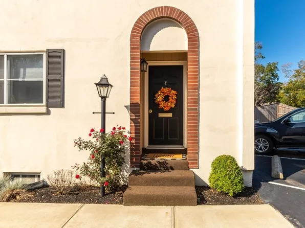 Charles St #Y, Reading, MA 01867