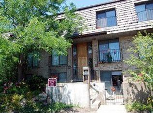 1717 Northfield Sq APT C, Northfield, IL 60093
