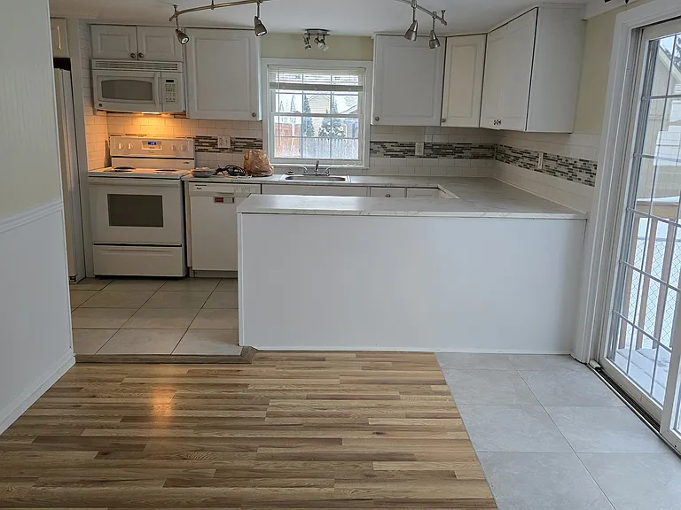 4435 Clifford Rd — Photo 2
