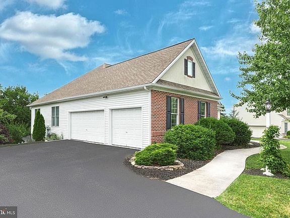 4th image of 710 Goddard Dr