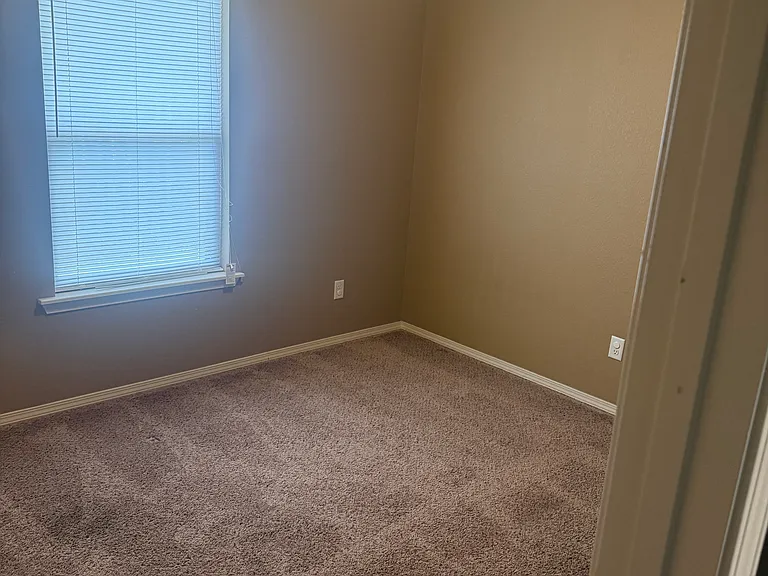 1312 Crossing Loop — Photo 7